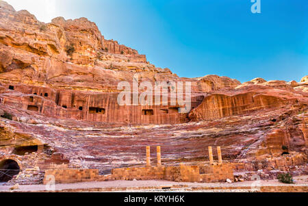 Red geschnitzten Amphitheater Theater Siq Petra Jordanien Stockfoto