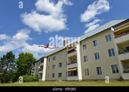 Fluglärm, Kurt Schumacher Damm, Tegel, Berlin, Deutschland, Fluglaerm, Kurt-Schumacher-Damm, Deutschland Stockfoto