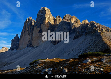 Nordwände der Drei Zinnen in den Dolomiten Stockfoto