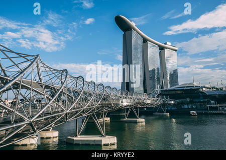 Helix Brücke zu Marina Bay Sands, Singapur Stockfoto