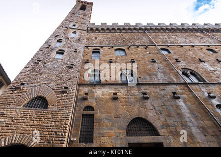 Nasse Wand des Bargello nach regen Stockfoto