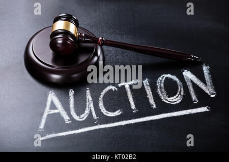 Auktion Konzept auf der Tafel Stockfoto