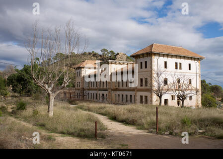 Alten, verlassenen Hotel/Sanatorium in den Bergen Stockfoto