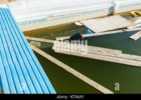 Verlassenen Schwimmbad, Campingplatz, Isle of Wight, Großbritannien Stockfoto