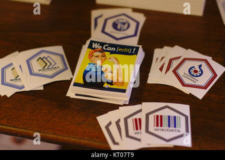 Dieses Bild repräsentiert den ArtAndFeminismus Edit-a-thon, der im März 2017 in Graz stattfand, eine Veranstaltung, die sich auf die Verbesserung der Darstellung von Frauen in der Kunst auf Wikipedia konzentrierte. Stockfoto