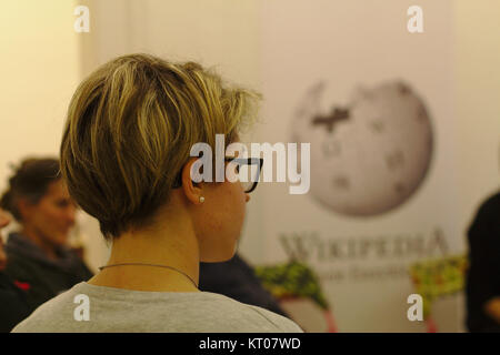 Der Editing-a-thon für Kunst und Feminismus in Graz im März 2017 zielte darauf ab, die Darstellung von Künstlerinnen auf Wikipedia zu verbessern. Sie war Teil einer globalen Bemühungen, das Ungleichgewicht zwischen den Geschlechtern in Kunstgeschichte und Wissen zu bekämpfen. Stockfoto