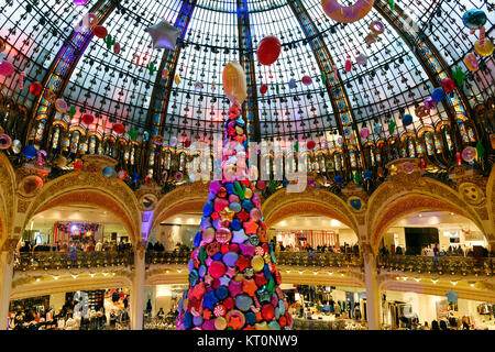 Galeries Lafayette Weihnachten Glasdach - Paris - Frankreich 9. Stockfoto