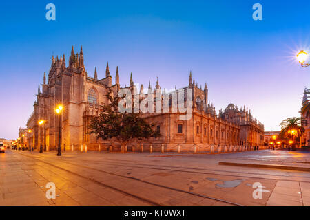 Kathedrale von Sevilla am Morgen, Spanien Stockfoto