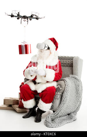 Santa Claus mit Drohne Stockfoto