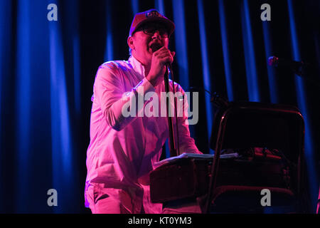 Die amerikanische Alternative Country Band Lambchop führt ein Live Konzert im Parkteatret in Oslo. Hier Sänger und Musiker Kurt Wagner ist live auf der Bühne gesehen. Norwegen, 26.02.2017. Stockfoto