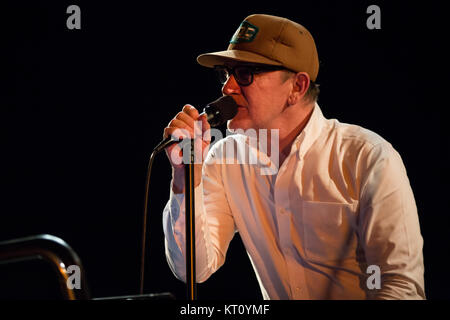 Die amerikanische Alternative Country Band Lambchop führt ein Live Konzert im Parkteatret in Oslo. Hier Sänger und Musiker Kurt Wagner ist live auf der Bühne gesehen. Norwegen, 26.02.2017. Stockfoto