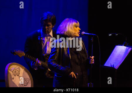 Die englische Sängerin, Songwriterin und Schauspielerin Marianne Faithfull führt ein Live Konzert in Oslo Konserthus. Norwegen, 11/11 2015. Stockfoto