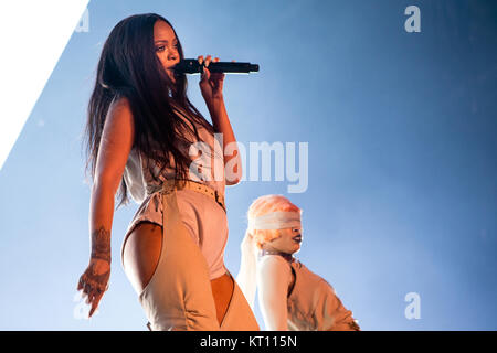 Rihanna, die American-Barbadian Pop und R&B-Sänger und Songwriter führt ein Live Konzert in der Telenor Arena in Oslo. Norwegen, 02/07 2016. Stockfoto