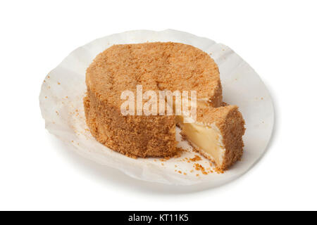 Calvados Camembert auf weißem Hintergrund Stockfoto