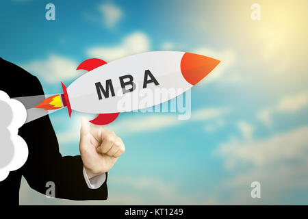 Business Hand klicken MBA oder Master of Business Administration Rakete Stockfoto