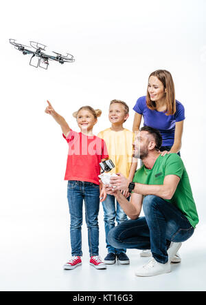 Kinder mit UAV Drohne Stockfoto