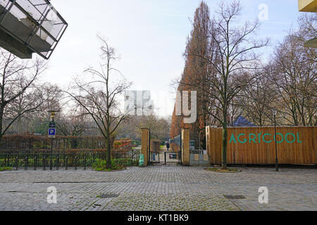 Blick auf den Parc de Bercy, einem öffentlichen Garten in der Nähe von Bercy befindet sich auf dem rechten Ufer in Paris, Frankreich. Stockfoto