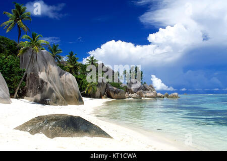 Felsen am Strand Anse Source D'Argent, La Digue Island, Seychellen Stockfoto