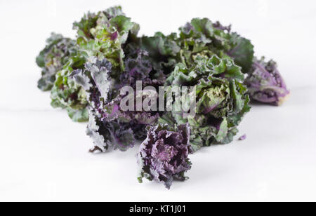 Kalettes auf einem Marmor Oberfläche. Stockfoto