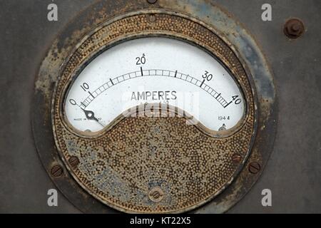 Alte rostige Ampere-meter Stockfoto