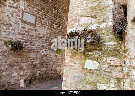 Straßen und Gassen in der herrlichen Stadt Assisi (Italien) Stockfoto