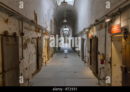 Blick entlang Flügel der Strafanstalt Korridor in der Östliches Staatszuchthaus Historic Site, Philadelphia, USA. Stockfoto