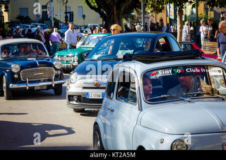 Italienische Auto Rallye in Cefalu Stockfoto