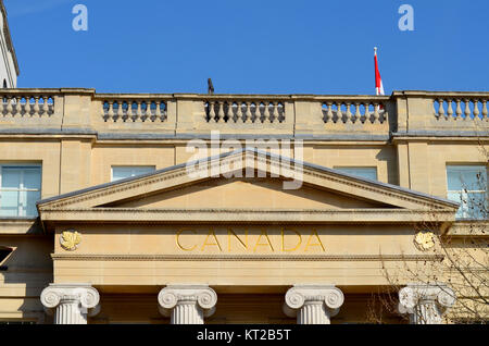 Kanada-Schriftzug auf dem Büro des Hohen Kommissars im Canada House, Trafalgar Square, London, Großbritannien Stockfoto