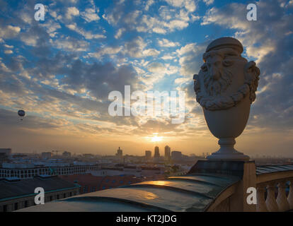 Berlin - die Skyline von Berlin bei Sonnenuntergang. Stockfoto