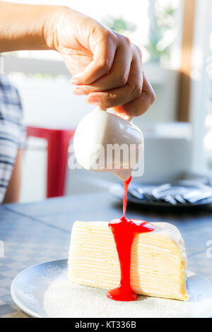 Erdbeere crape Kuchen Stockfoto