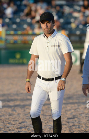 WELLINGTON, FL - 14. März: Doda de Miranda Teilnehmer der $ 127.000 Horseware Irland Grand Prix auf dem Winter Equestrian Festival in Palm Beach International Equestrian Center am 14. März in Wellington, Florida 2015. Personen: Doda de Miranda Stockfoto