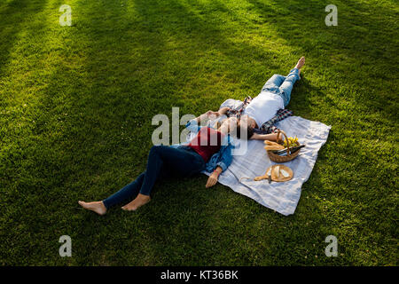 Genießen Sie den Tag mit einem Picknick Stockfoto