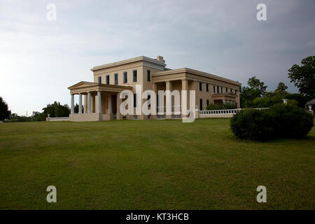 Gaineswood, fotografiert von Highsmith, ist ein historisches Plantagenhaus in Demopolis, Alabama. Das Gebäude wurde in den 1840er Jahren erbaut und verfügt über eine klassische griechische Architektur und dient als Darstellung der südlichen Häuser aus der Zeit vor dem Bürgerkrieg in den Vereinigten Staaten. Stockfoto