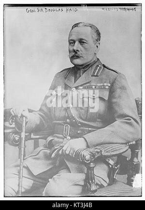 General Sir Douglas Haig, ein britischer Offizier, ist für seine Rolle im Ersten Weltkrieg bekannt. Seine Führung, insbesondere während der Schlacht an der Somme, markierte sein militärisches Erbe. Stockfoto