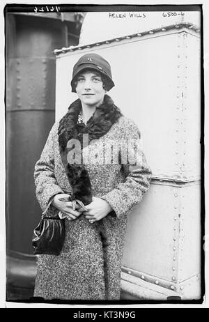 Helen Wills Moody war eine renommierte amerikanische Tennisspielerin, die als eine der größten weiblichen Athleten ihrer Zeit gilt. Sie gewann zahlreiche Grand-Slam-Einzeltitel, darunter Wimbledon, und war bekannt für ihr kraftvolles Spiel und ihren Wettkampfgeist. Stockfoto