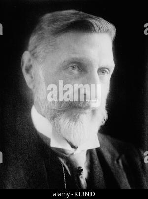 Henry Rider Haggard, berühmter englischer Autor von Abenteuerromanen, ist auf diesem Bild abgebildet. Seine literarischen Werke, darunter „König Salomons Bergwerke“, hatten einen nachhaltigen Einfluss auf das Genre der Abenteuerfiktion. Stockfoto