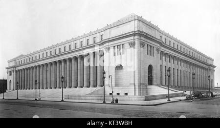 Das James Farley Post Office in New York, erbaut 1912, ist ein bemerkenswertes Beispiel für Architektur und öffentliche Infrastruktur des frühen 20. Jahrhunderts in den USA Stockfoto