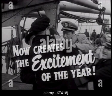 Der Screenshot aus „Panik in den Straßen“ (1950) von Elia Kazan fängt einen spannungsgeladenen Moment aus dem Krimi-Film ein. Der Film erforscht eine Krise der öffentlichen Gesundheit in New Orleans, während sich eine tödliche Krankheit durch die Stadt ausbreitet. Stockfoto