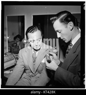 Larry Adler, Stadtzentrum, NYC, Januar 1947 (Gottlieb 09471) Stockfoto