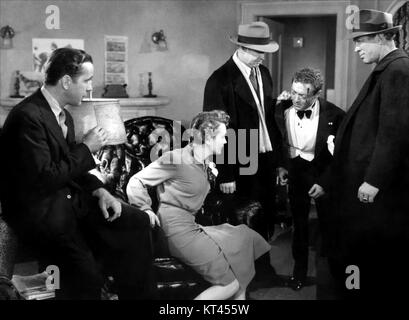 Der Film der maltesische Falke aus dem Jahr 1941 zeigt die berühmte Zeile „Tell the Truth“, eine Linie, die symbolisch für die moralische Ambiguität und Intrige in diesem klassischen Film Noir ist. Stockfoto