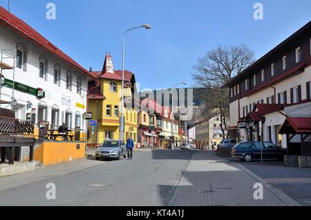 Das Dorf Železná Ruda (Markt Eisenstein), der Tschechischen Republik, an der Grenze zu Bayern Stockfoto