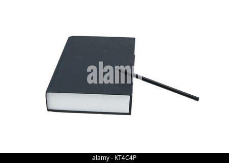 Geschlossenen großen schwarzen Hardcover Buch mit schwarzen Stift auf weißem Hintergrund, Oberfläche. Stockfoto