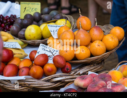 Frische exotische Früchte im Mercado Dos Lavradores. Funchal, Madeira Stockfoto