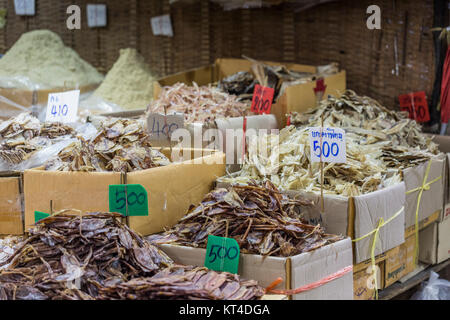 Getrocknete Meeresfrüchte auf einem Thai Street-Markt in Bangkok, Thailand Stockfoto