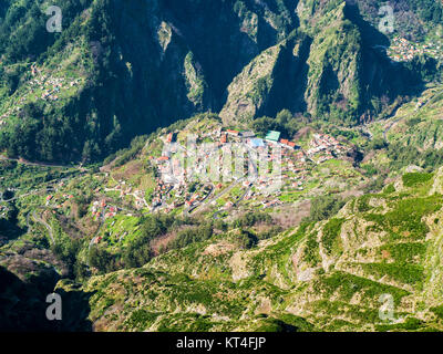 Typische Portugal Stadt auf der Insel Madeira Stockfoto