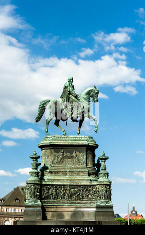 Die Statue von König John von Schilling am Theaterplatz in Dresden, Deutschland Stockfoto