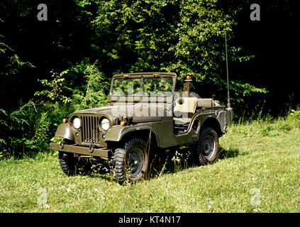 1968 Kaiser 738 1 € 2 militärisches Fahrzeug Stockfoto