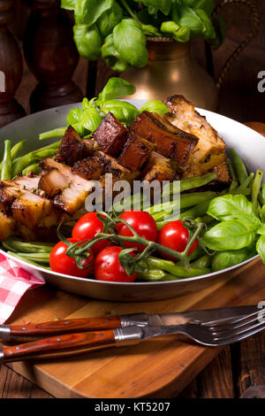 Knusprig Braten vom Grill Stockfoto