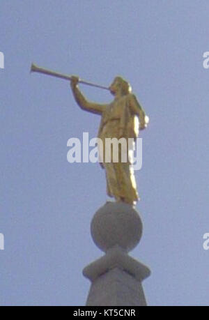 Die Statue des Angels Moroni auf dem Salt Lake City Tempel ist ein ikonisches Symbol der Kirche Jesu Christi der Heiligen der Letzten Tage und stellt den Engel dar, der das Buch Mormon überbrachte. Stockfoto