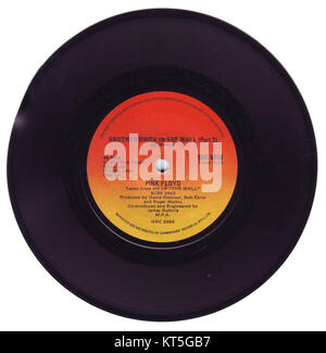 Another Brick in the Wall von Pink Floyd ist ein berühmter Song aus dem Album The Wall aus dem Jahr 1979. Diese Schallplatte repräsentiert die ikonische Musik des 20. Jahrhunderts und bleibt ein kulturelles und musikalisches Wahrzeichen. Stockfoto